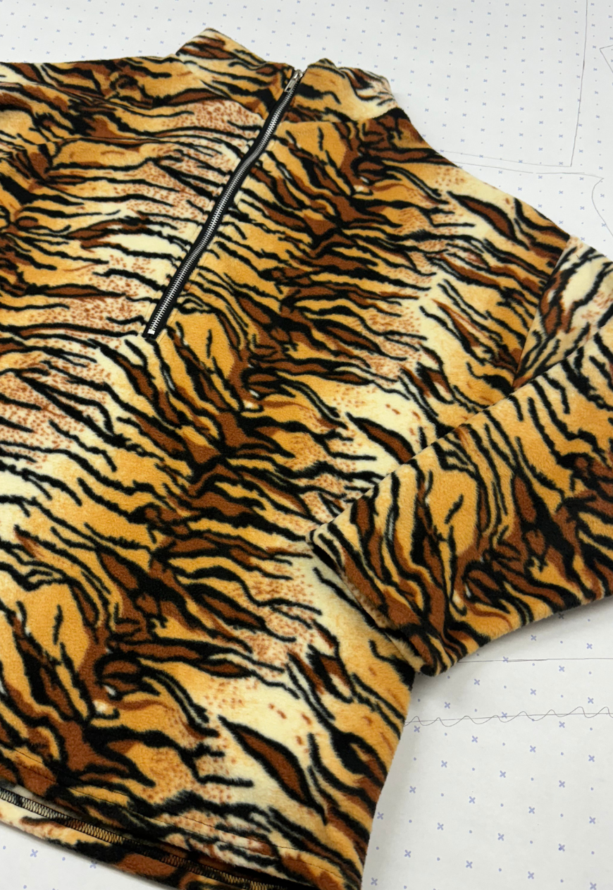 TIGER PRINT FLEECE - XS/S HISSY FIT LTD