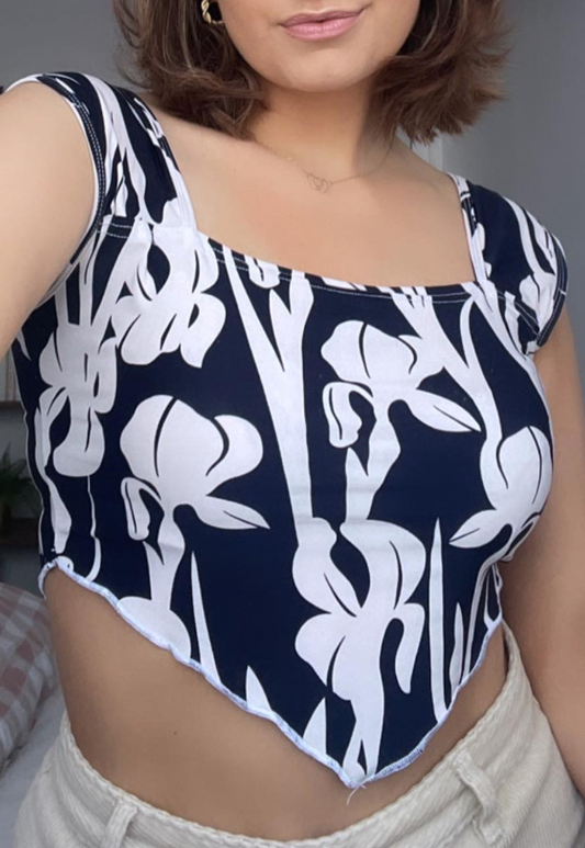 NAVY FLORAL 'EVE' TOP - XS HISSY FIT LTD