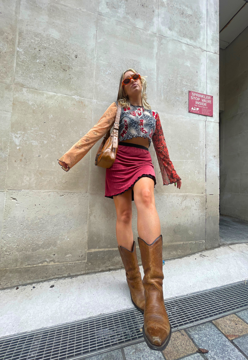 BLACK/CRANBERRY REVERSIBLE MINI SKIRT