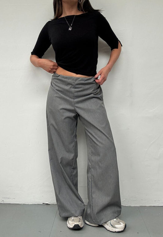 grey hissy cinch trousers