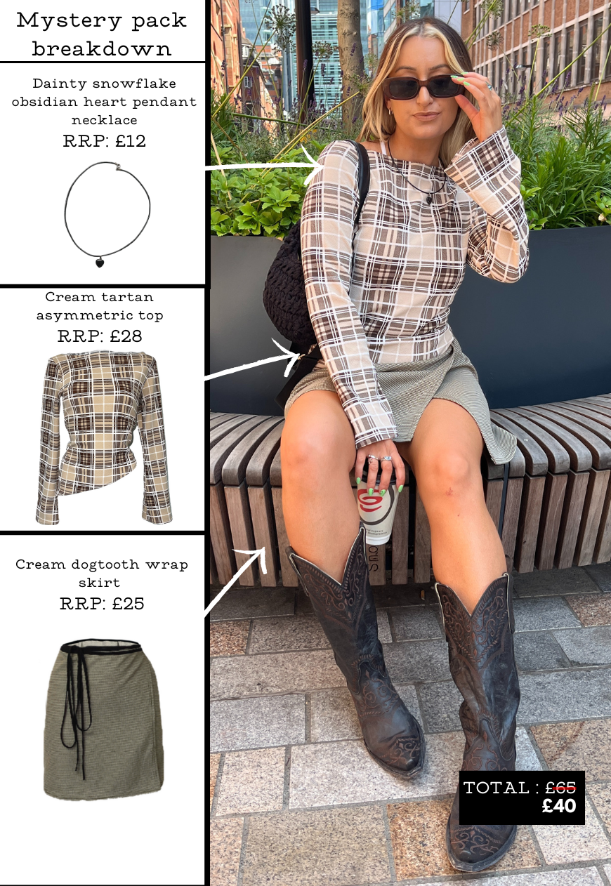 OUTFIT MYSTERY PACK (3 ITEMS)