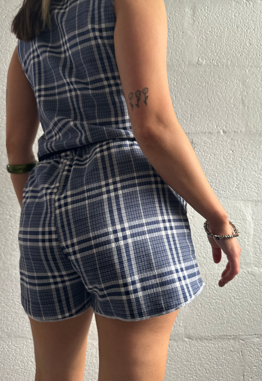 CHECK REVERSIBLE SHORTS - XS HISSY FIT LTD