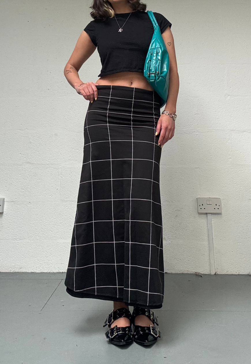 BLACK/GRAPH REVERSIBLE MID-RISE MAXI SKIRT - XS HISSY FIT LTD