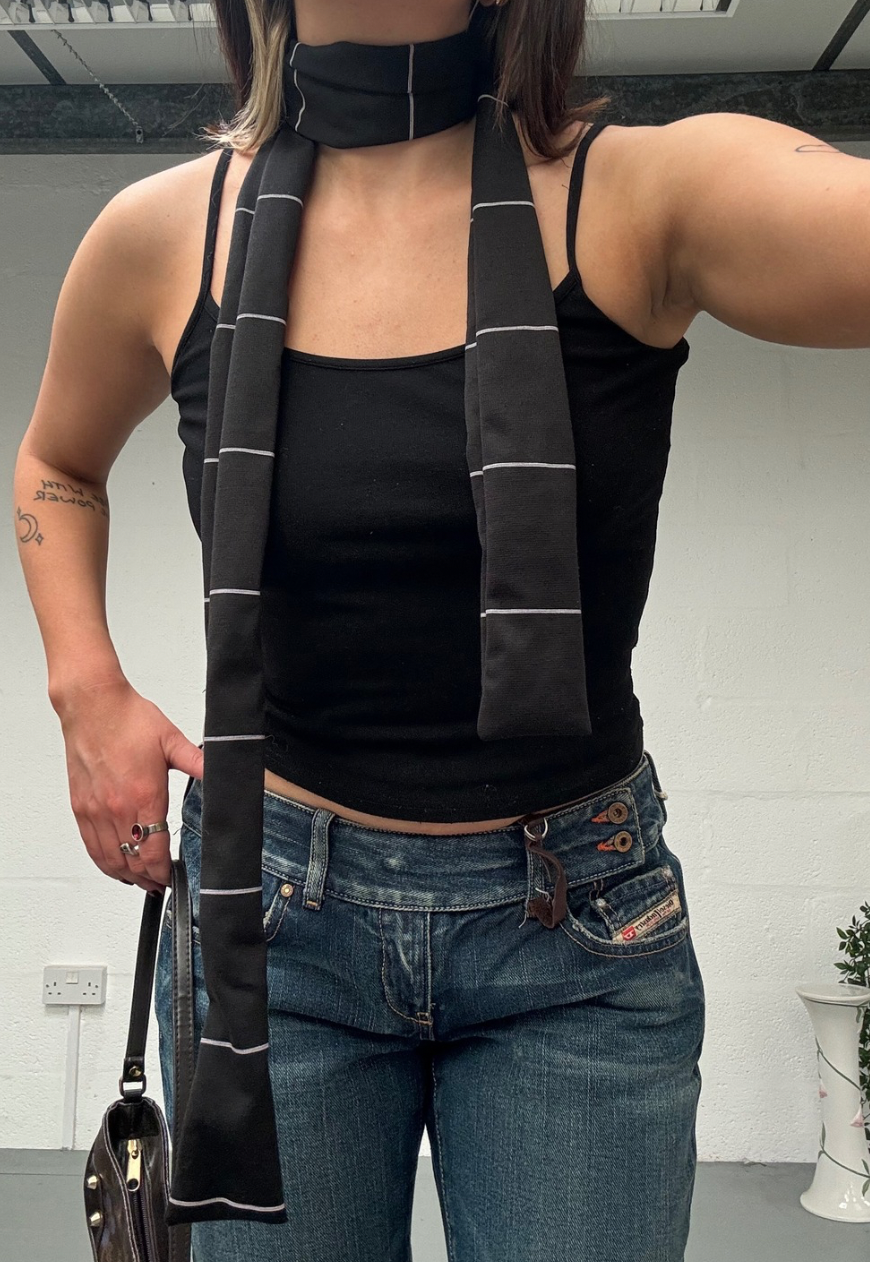 BLACK CHECK SKINNY SCARF