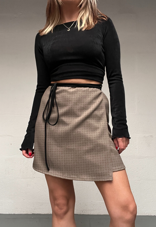 BROWN CHECK WRAP SKIRT *3RD GENERATION* - 2XS HISSY FIT LTD