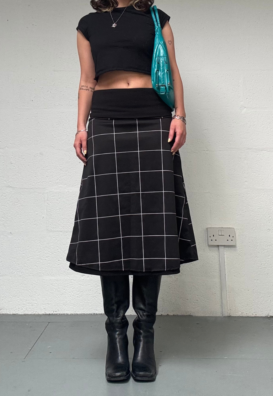 BLACK/GRAPH REVERSIBLE MID-RISE MAXI SKIRT - XS HISSY FIT LTD