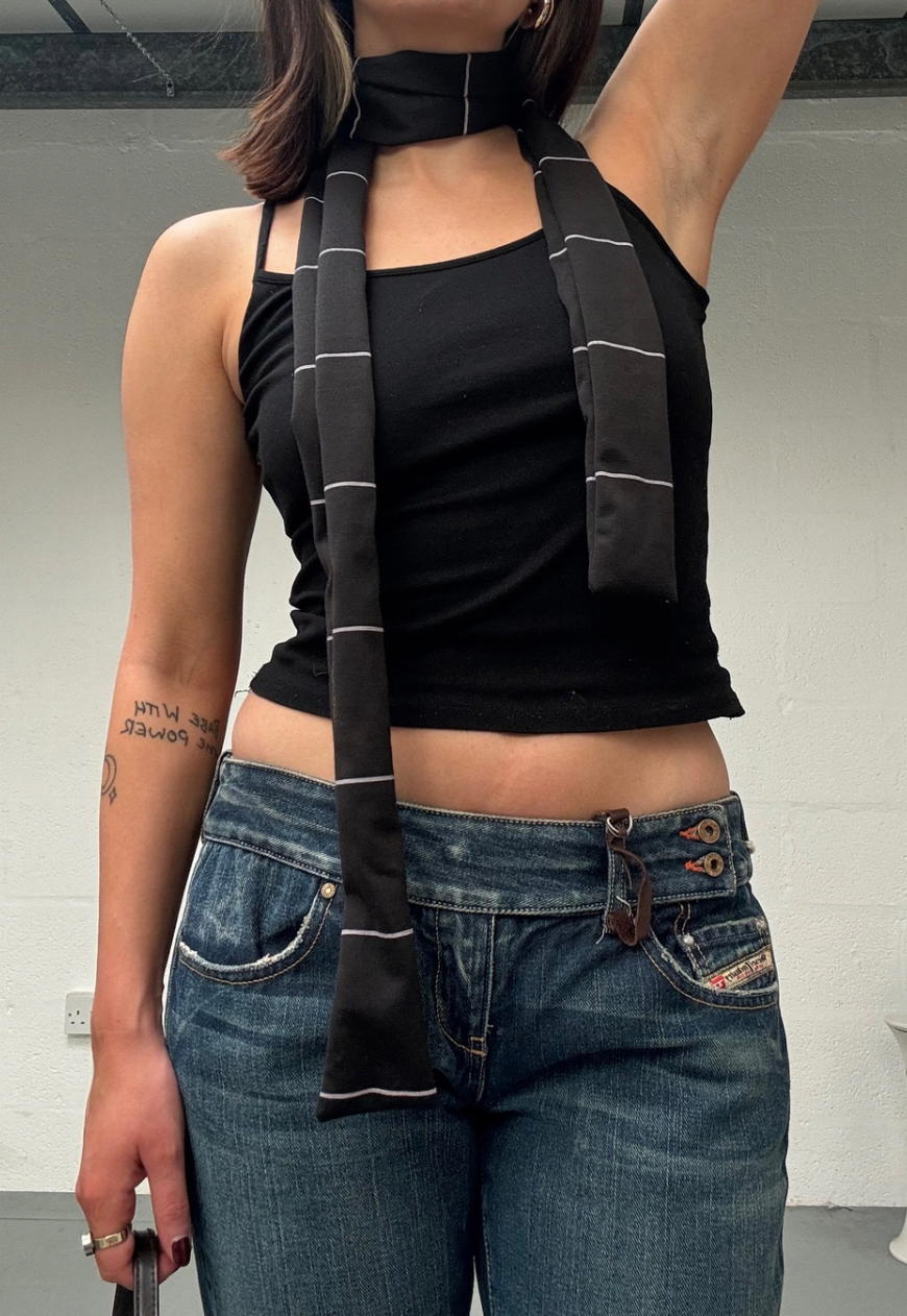 BLACK CHECK SKINNY SCARF