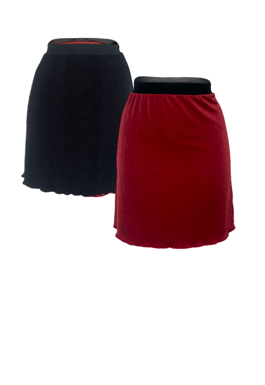 BLACK/CRANBERRY REVERSIBLE MINI SKIRT
