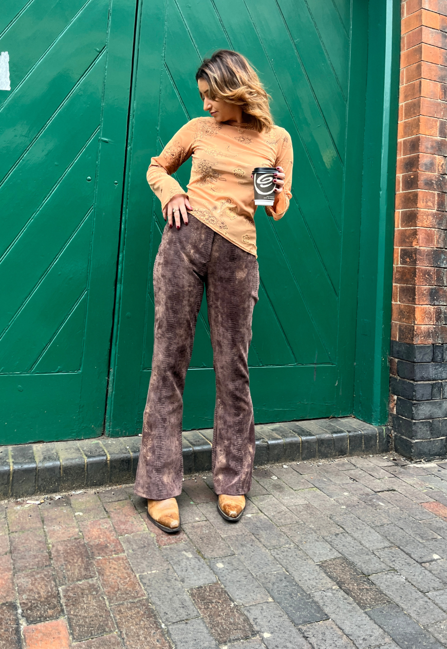 CARAMEL PAISLEY SLASH NECK ASYMMETRIC FLARED TOP - 2XS HISSY FIT LTD