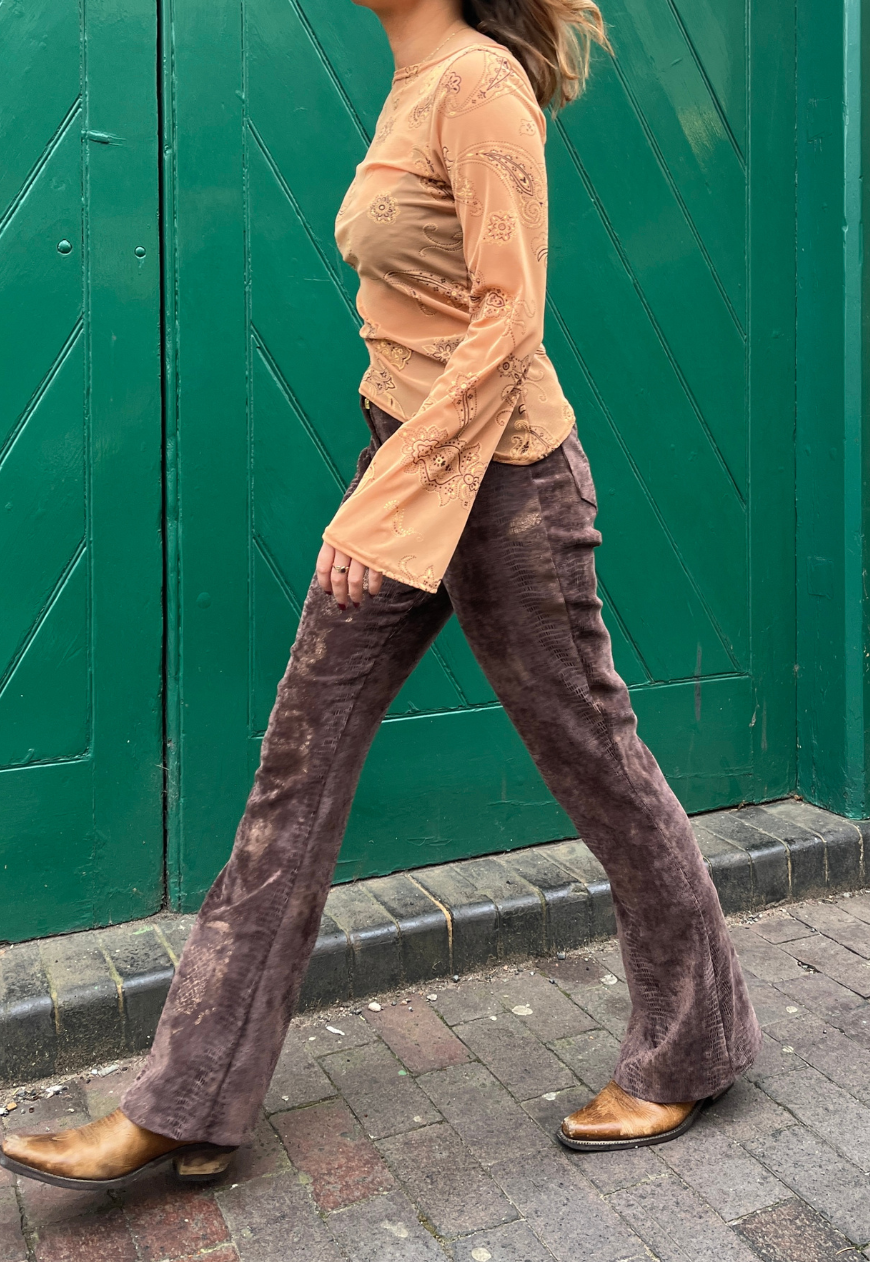 CARAMEL PAISLEY SLASH NECK ASYMMETRIC FLARED TOP - 2XS HISSY FIT LTD