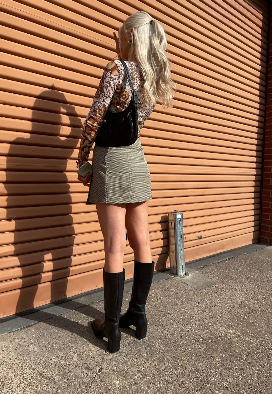 CREAM DOGTOOTH WRAP SKIRT *1ST GENERATION* - XS HISSY FIT LTD