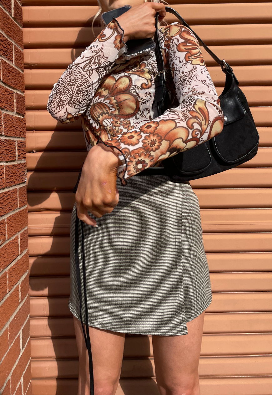 CREAM DOGTOOTH WRAP SKIRT *1ST GENERATION* - XS HISSY FIT LTD