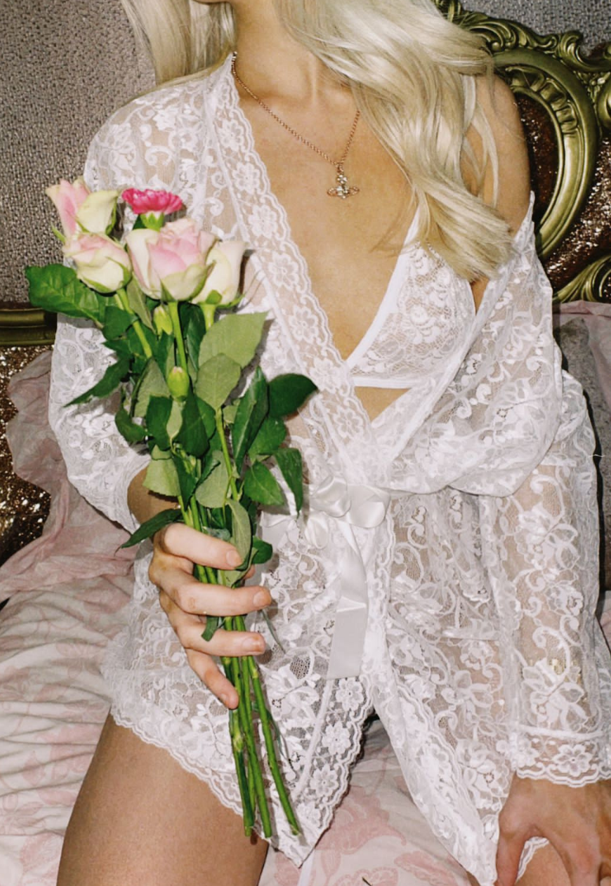 WHITE LACE BRA - XS HISSY FIT LTD