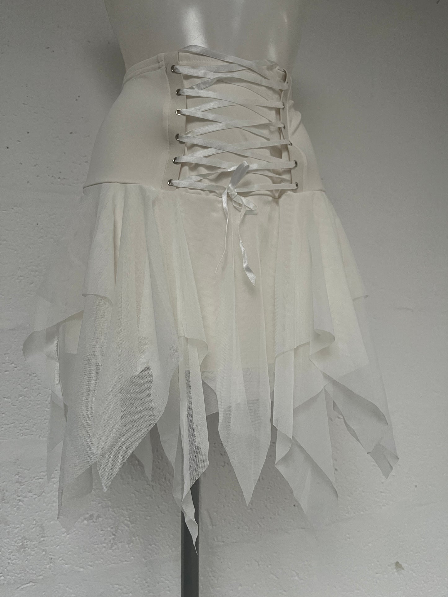 WHITE ANGEL CORSET SKIRT - 8 HISSY FIT LTD