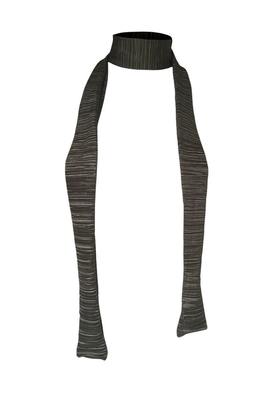 olive plissé skinny scarf