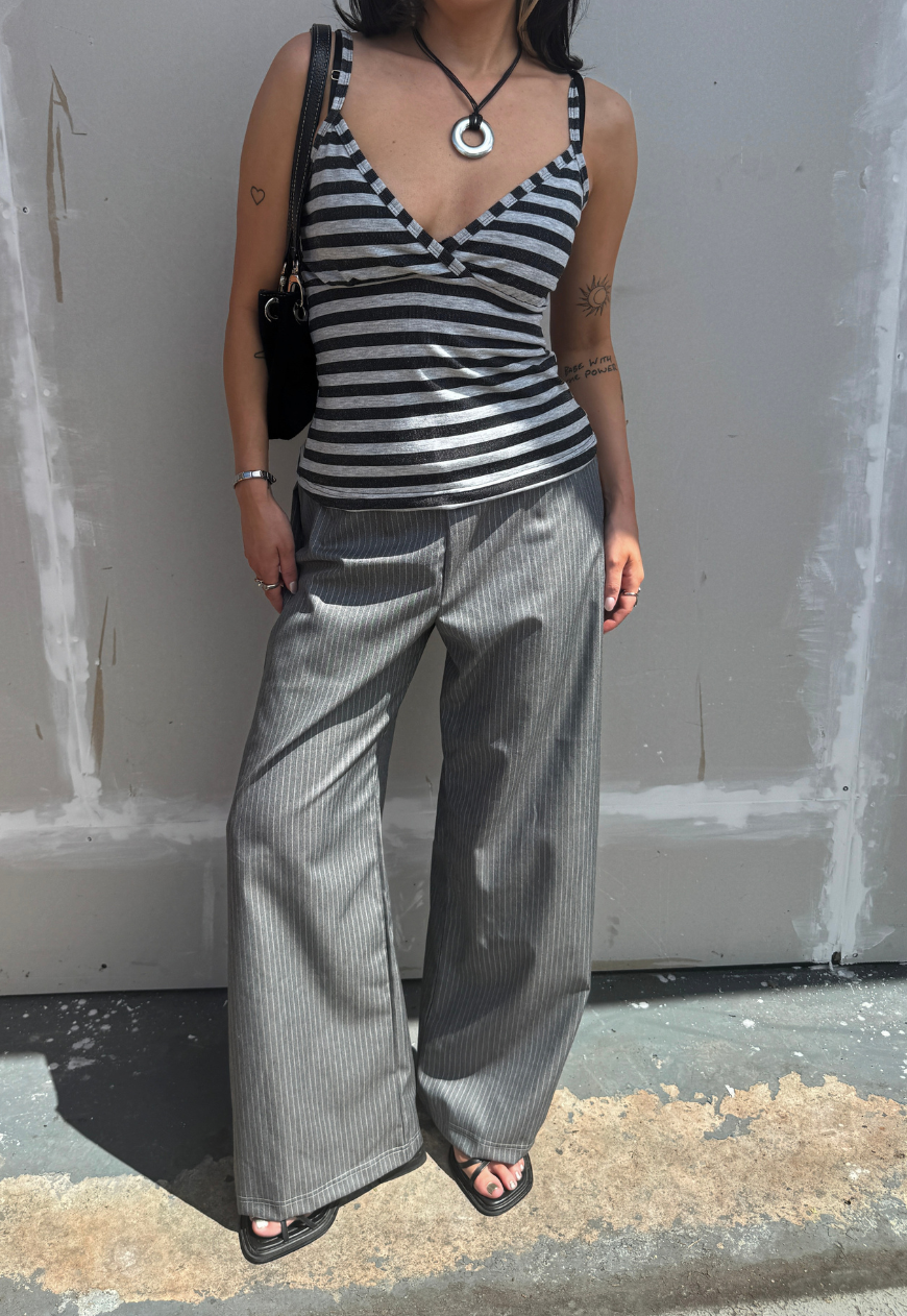 grey hissy cinch trousers