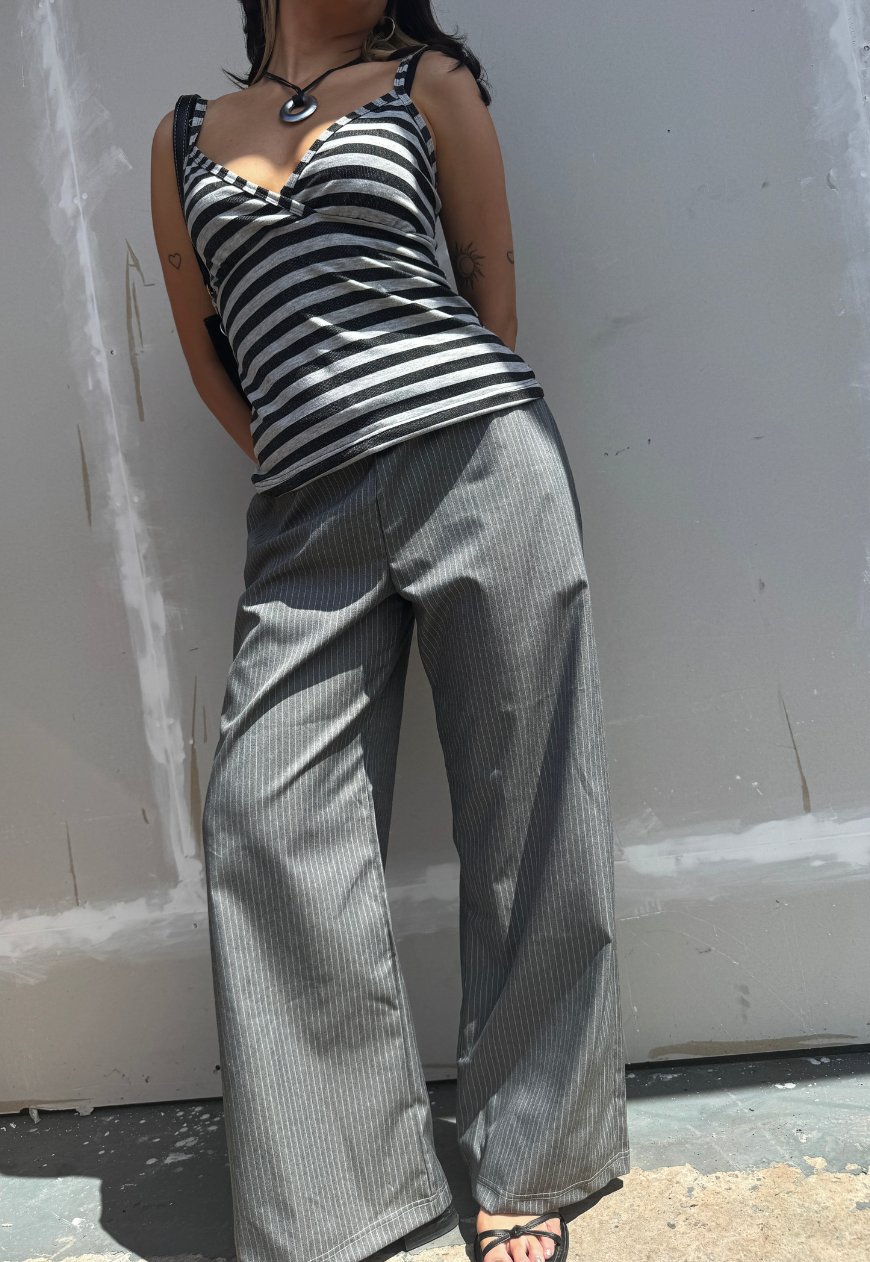grey hissy cinch trousers