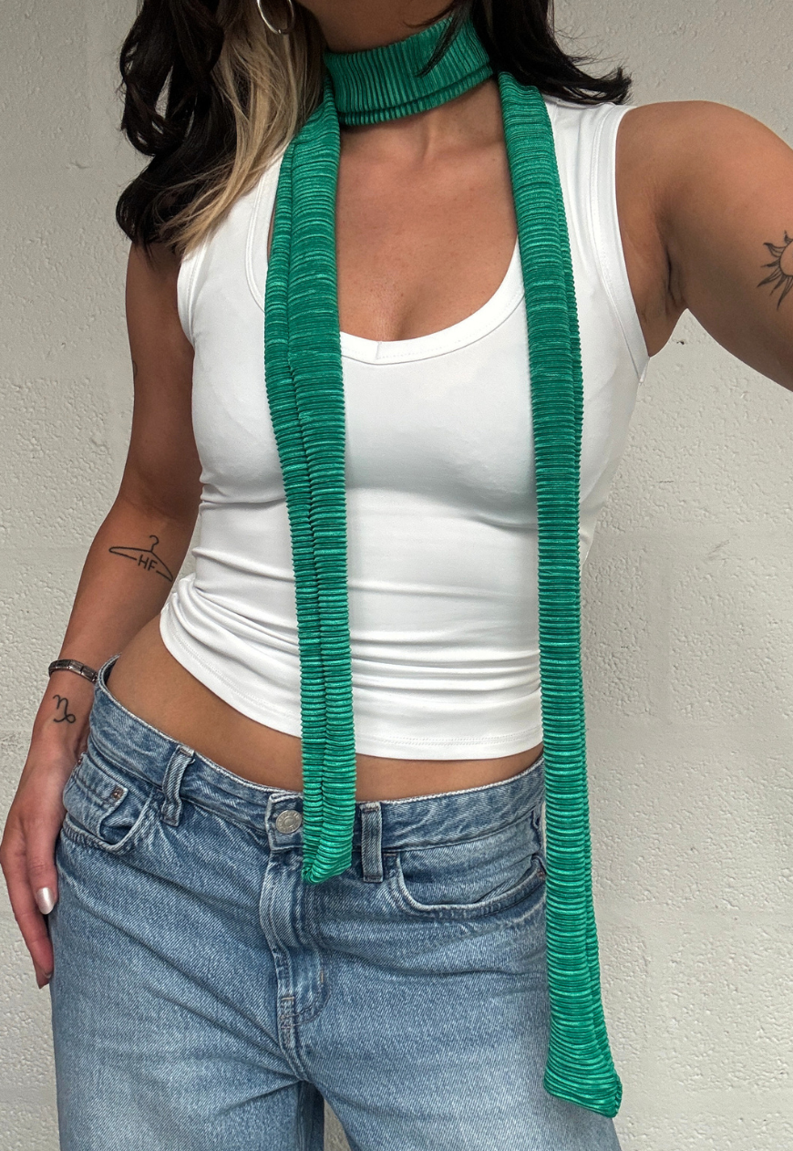 green plissé skinny scarf *coming soon*
