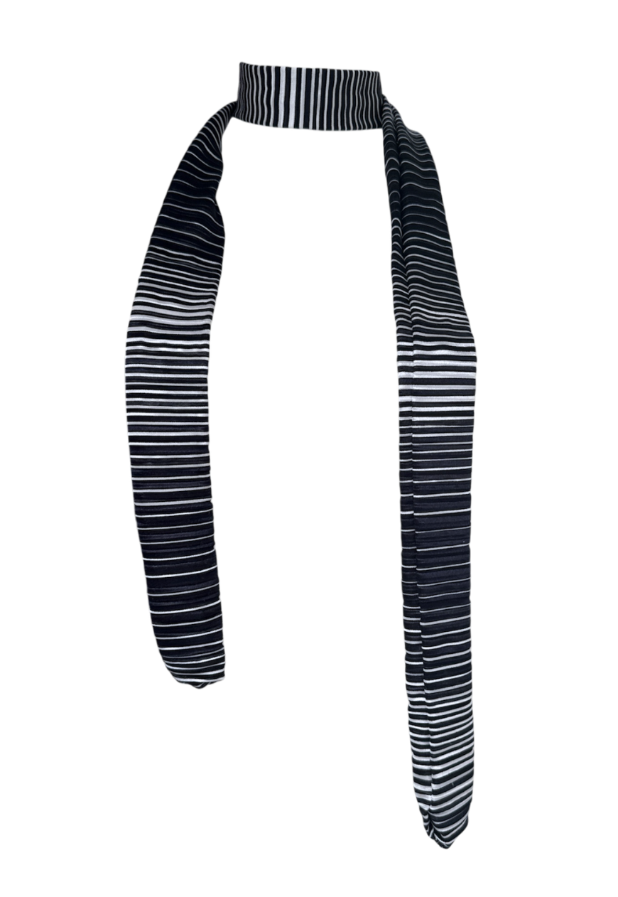 navy stripe plissé skinny scarf *coming soon*
