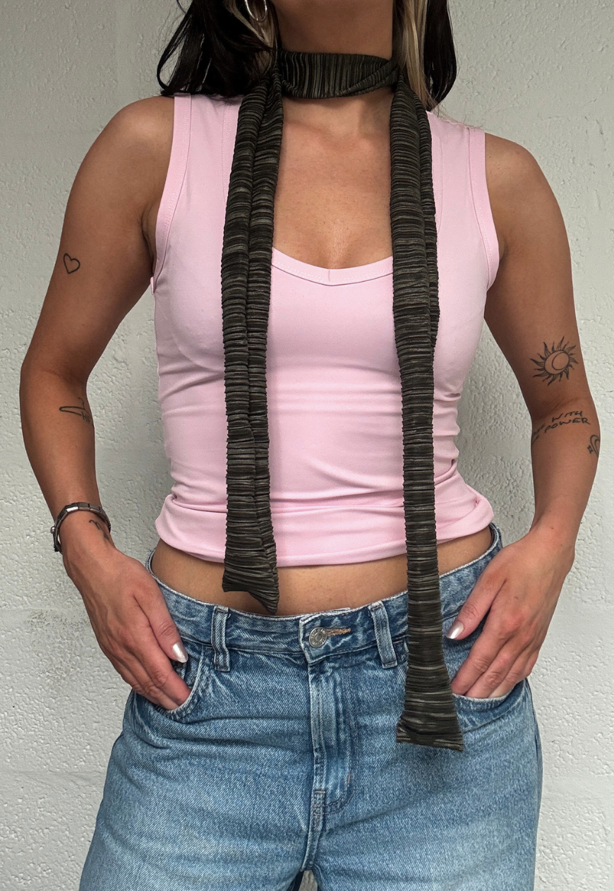 olive plissé skinny scarf *coming soon*