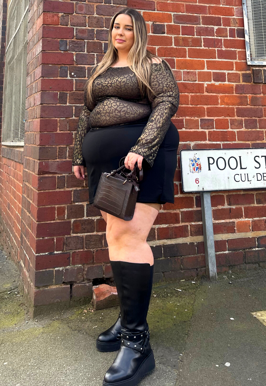 BLACK STRIPE MINI SKIRT HISSY FIT LTD