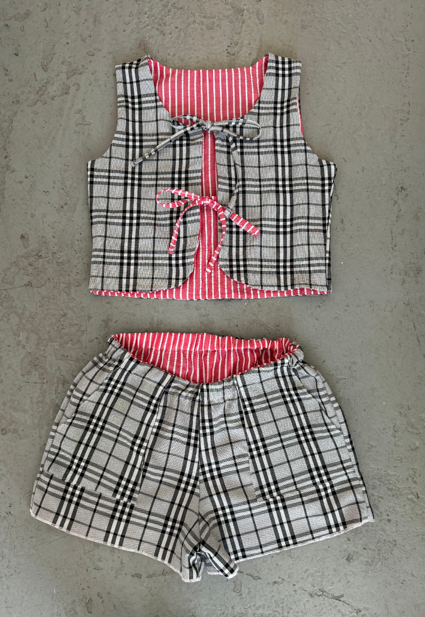 STRIPE/CHECK REVERSIBLE SHORTS