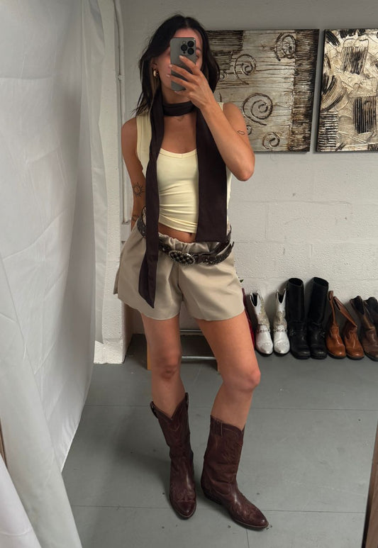 beige staple shorts