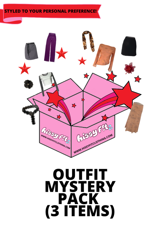 OUTFIT MYSTERY PACK (3 ITEMS)