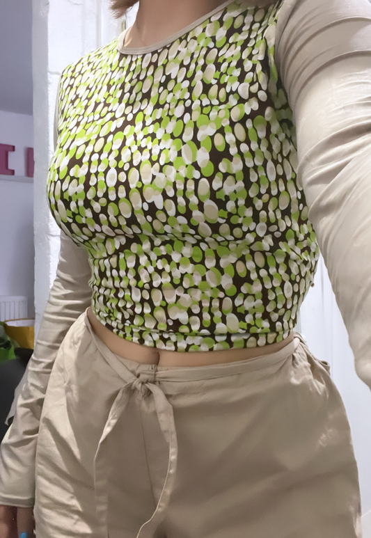 MATCHA TEA SLEEVED TOP