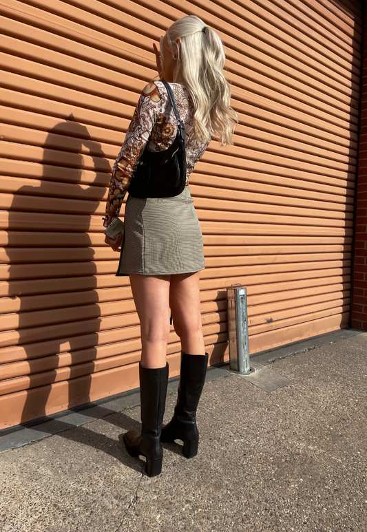 CREAM DOGTOOTH WRAP SKIRT *1ST GENERATION* - XS HISSY FIT LTD