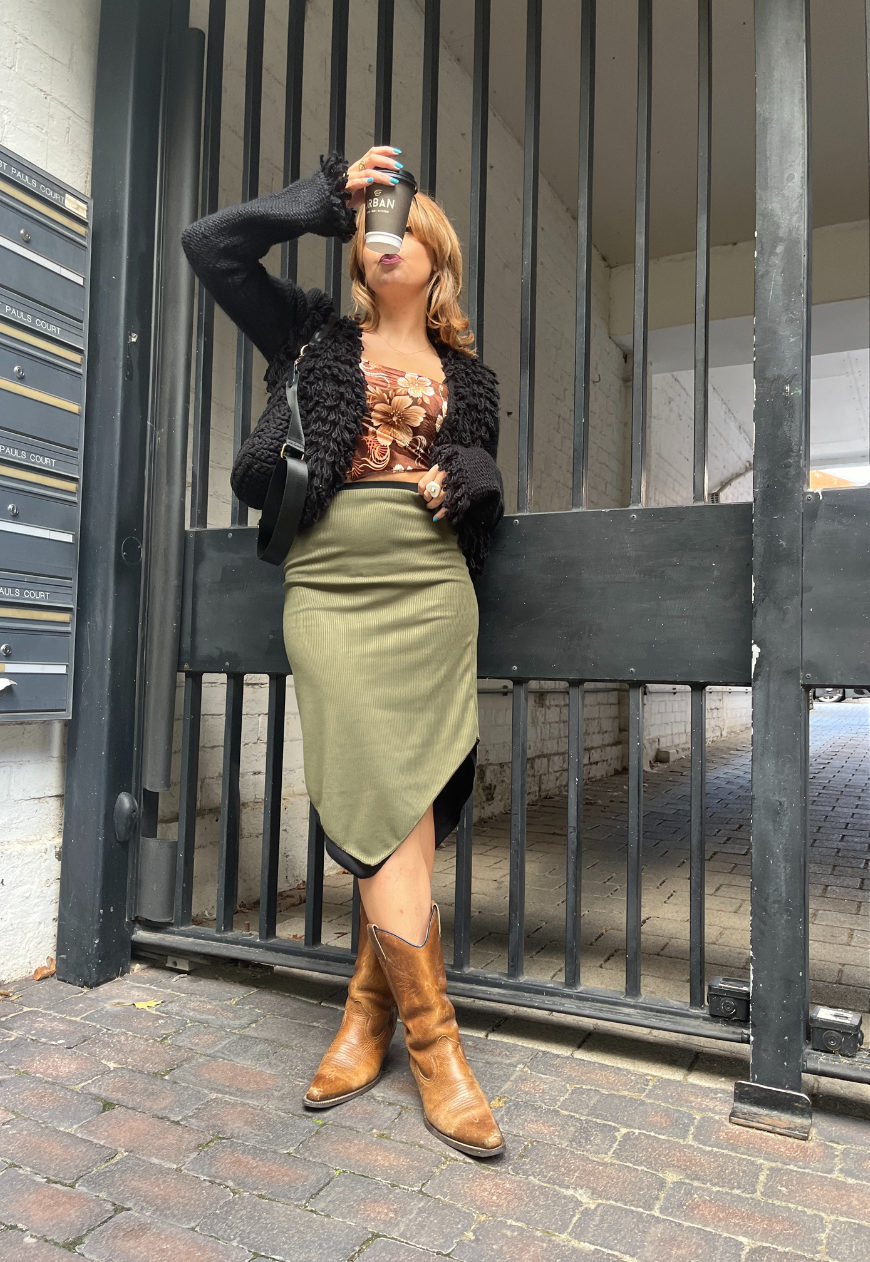 KHAKI BLACK REVERSIBLE POINTED HEM SKIRT HISSY FIT LTD