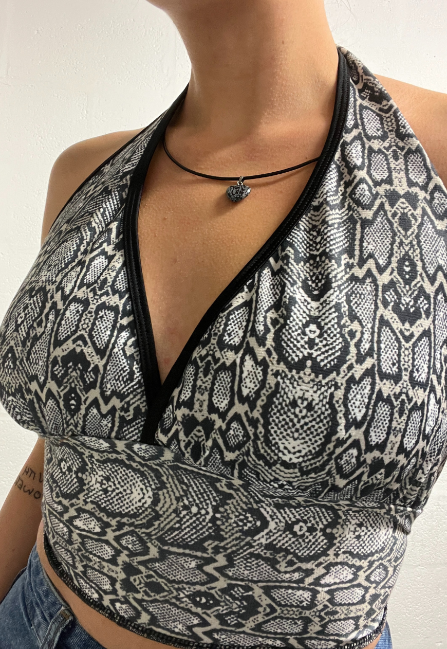 DAINTY SNOWFLAKE OBSIDIAN HEART PENDANT NECKALCE - HISSY FIT LTD
